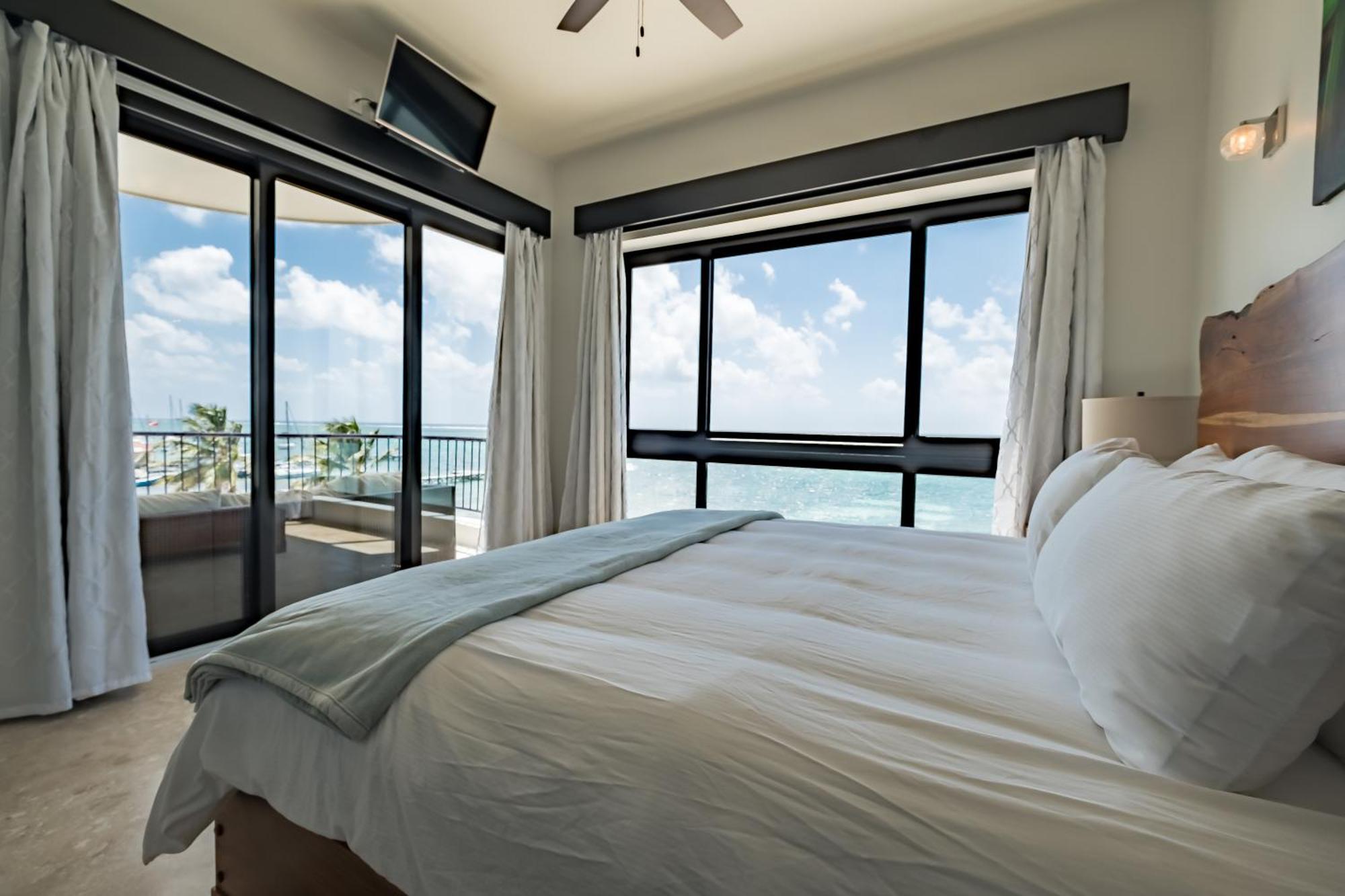 Diamante Beachfront Suites San Pedro  Eksteriør bilde