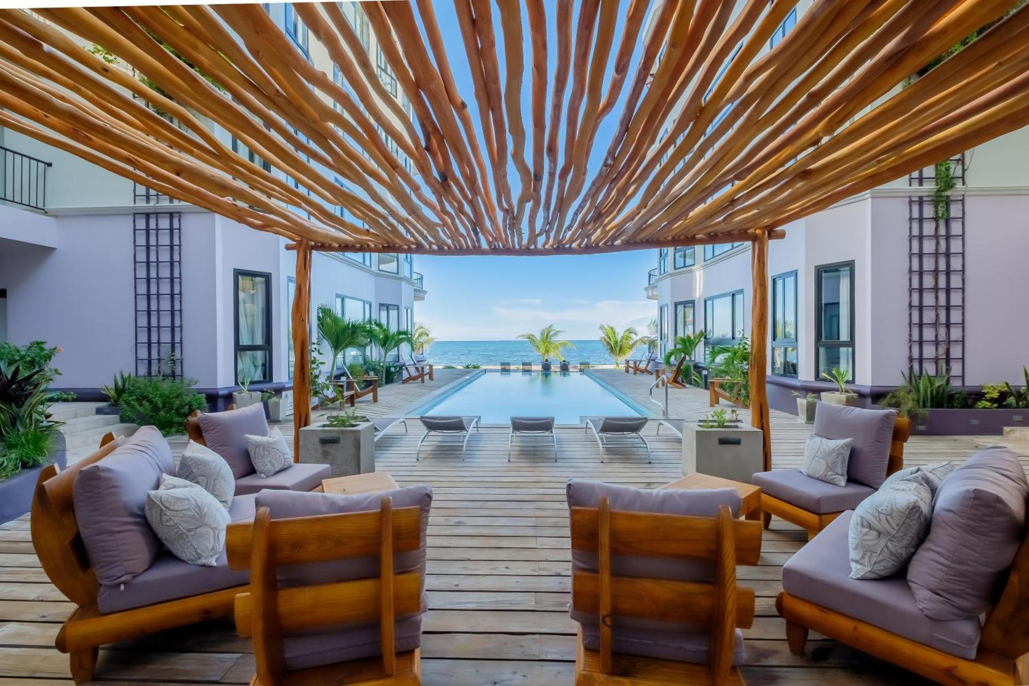 Diamante Beachfront Suites San Pedro  Eksteriør bilde