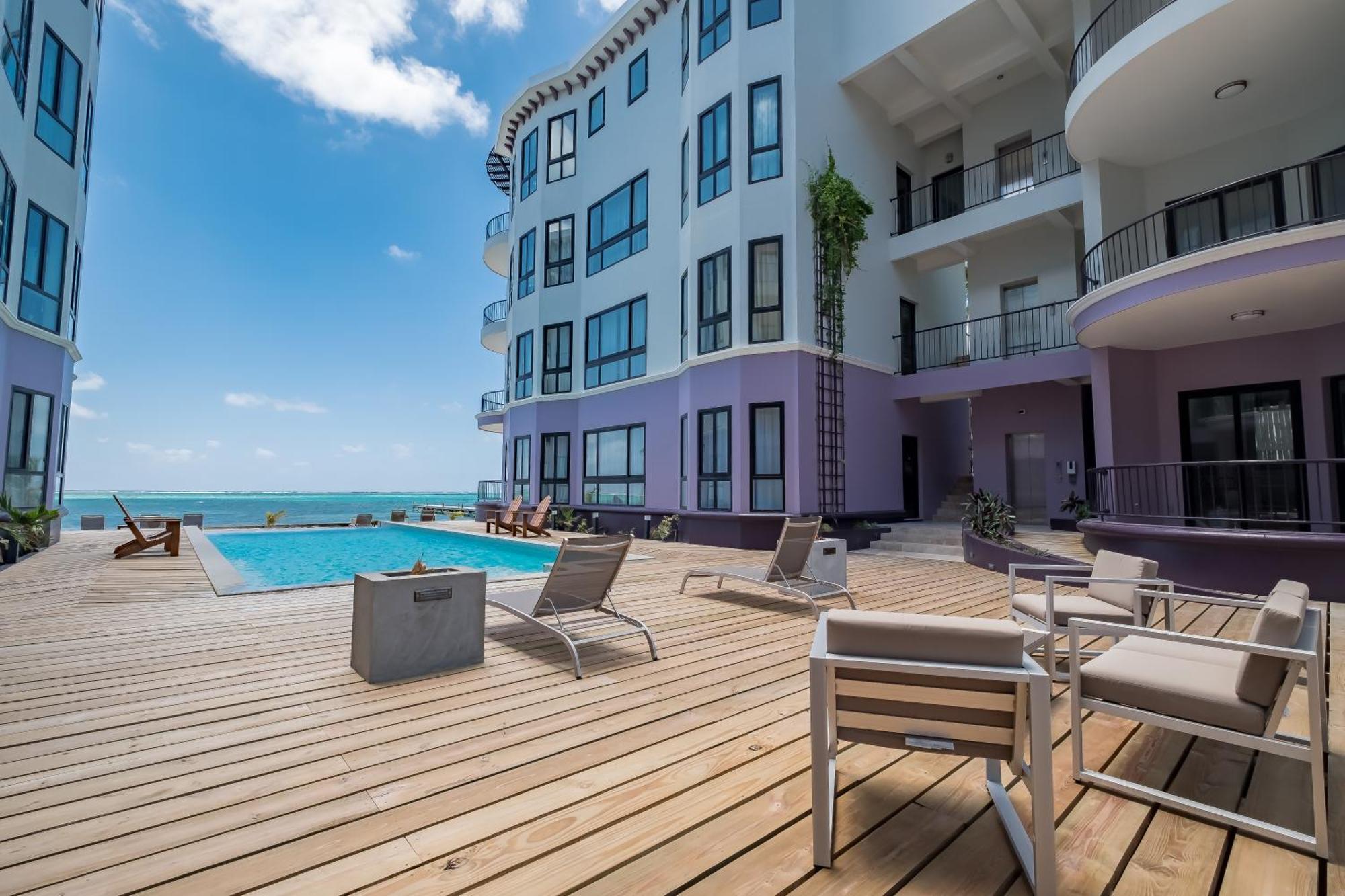 Diamante Beachfront Suites San Pedro  Eksteriør bilde