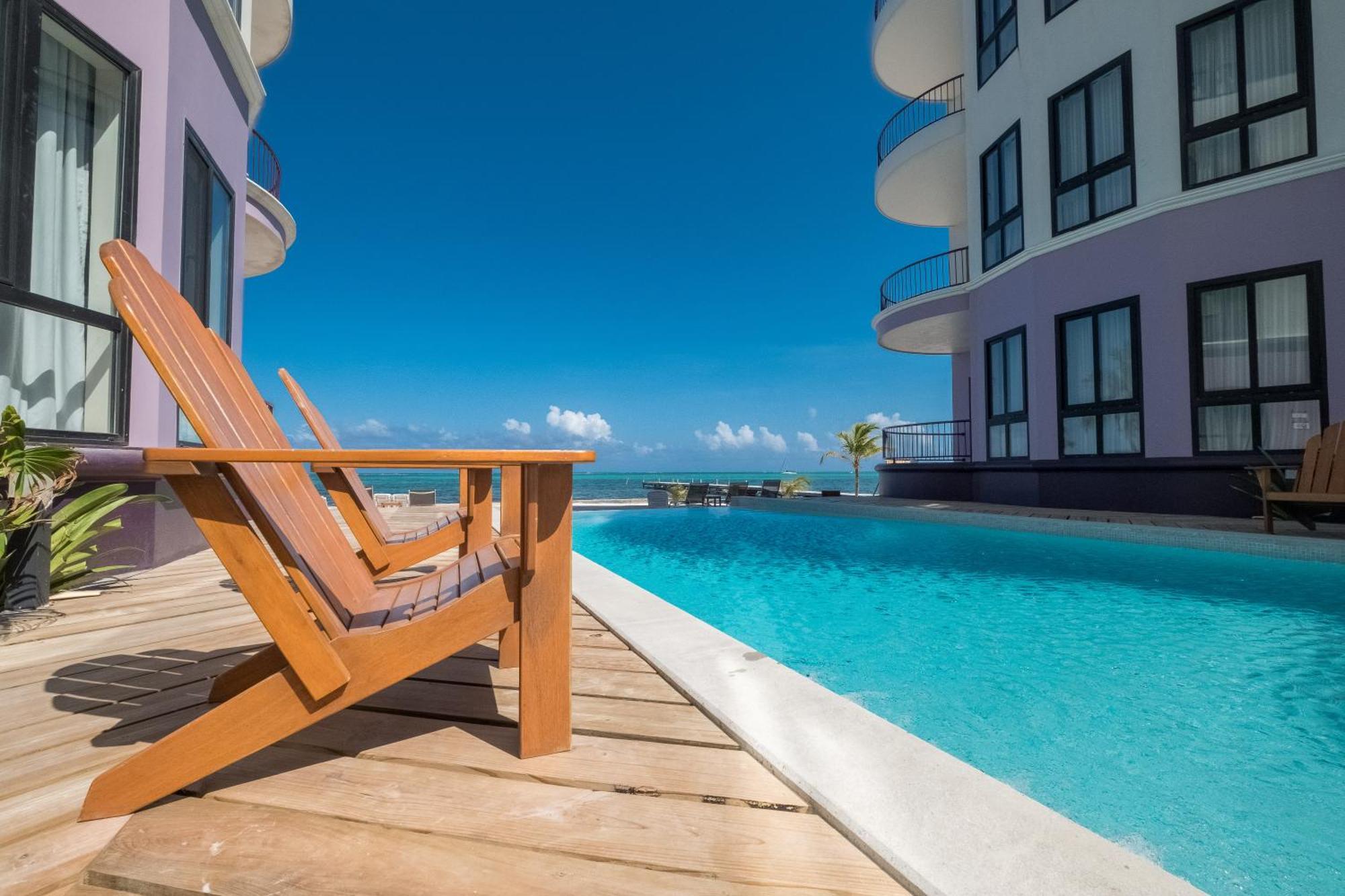 Diamante Beachfront Suites San Pedro  Eksteriør bilde